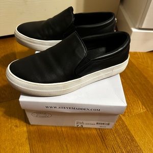 Steve Madden Platform Gills Slip Ons
